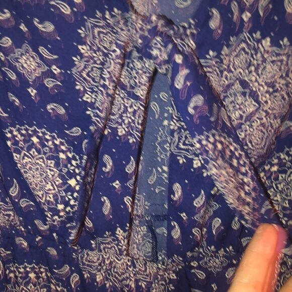 Forever 21 L Long Sleeve Paisley Navy White Romper - Picture 6 of 9